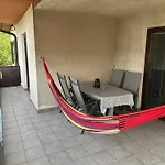 Apartma S *