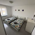 Apartma S Apartman *