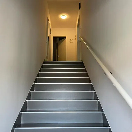 Apartma S *